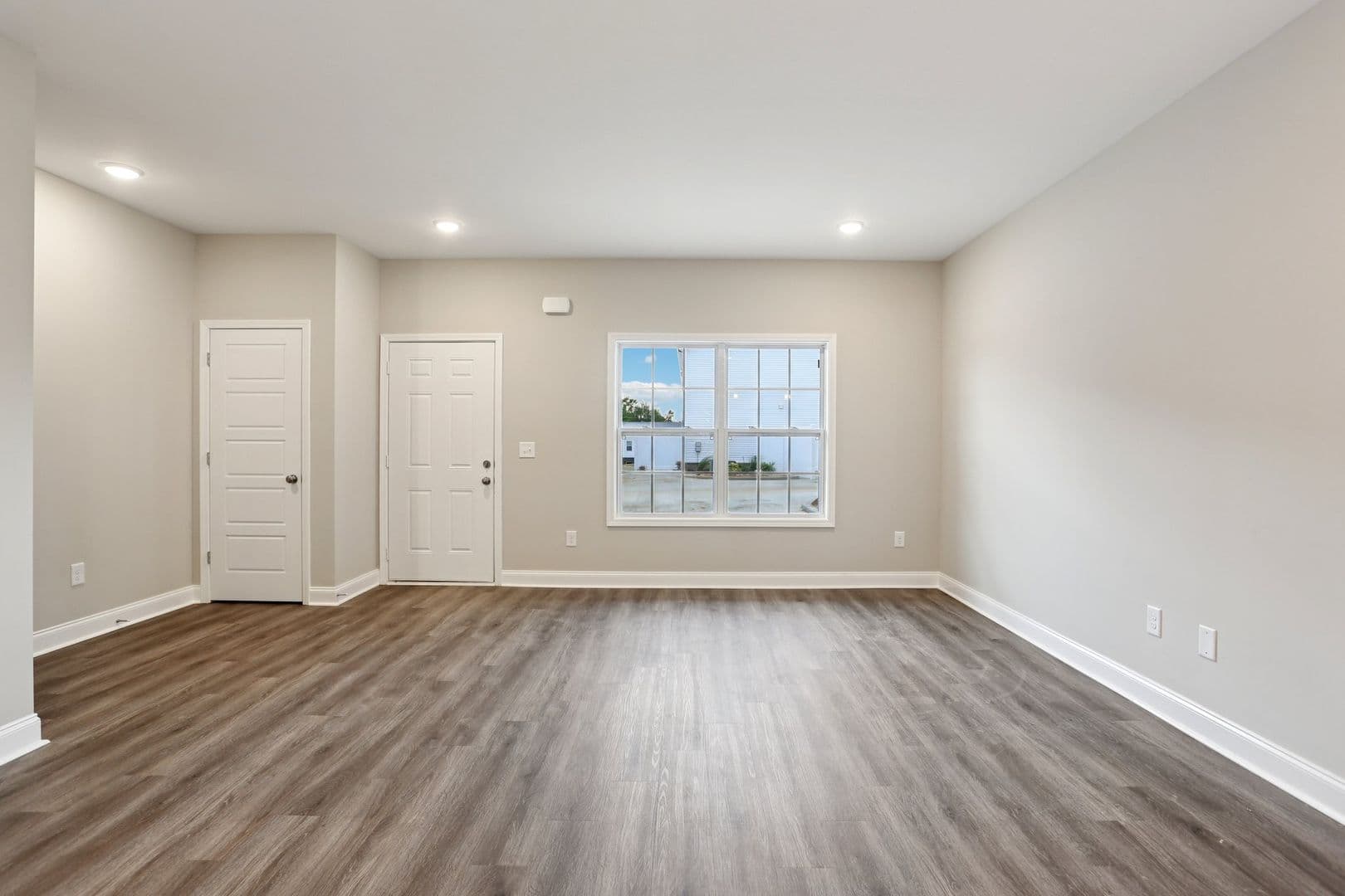 Clarksville Townhome: 860 Needmore Rd