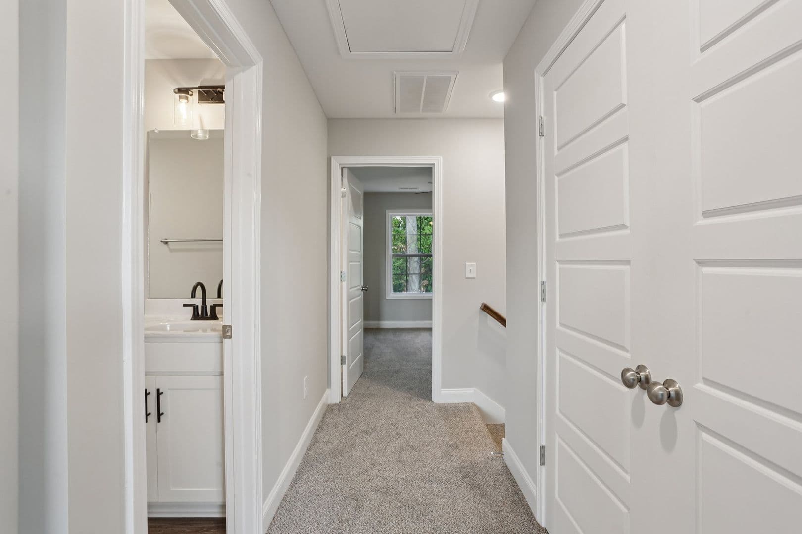 Clarksville Townhome: 860 Needmore Rd