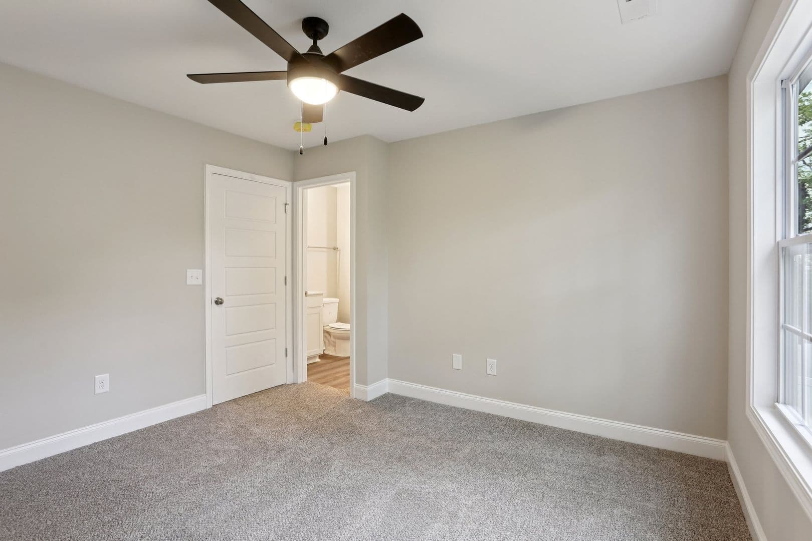 Clarksville Townhome: 860 Needmore Rd