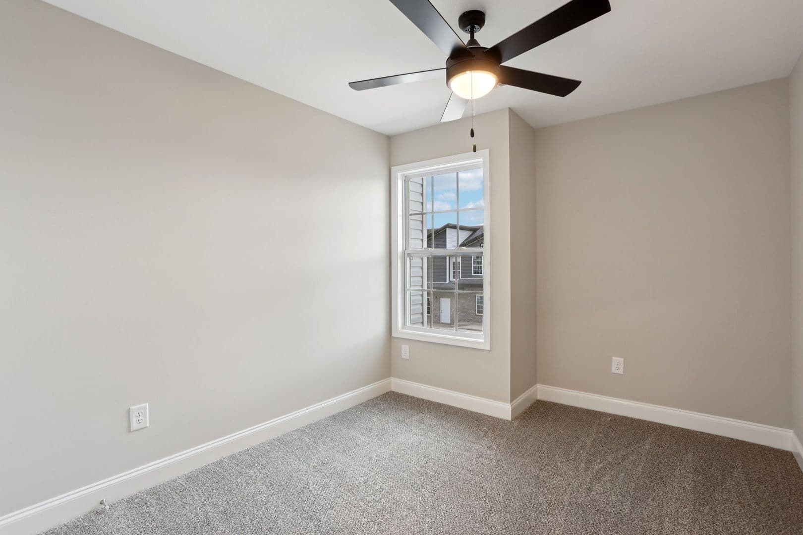 Clarksville Townhome: 860 Needmore Rd
