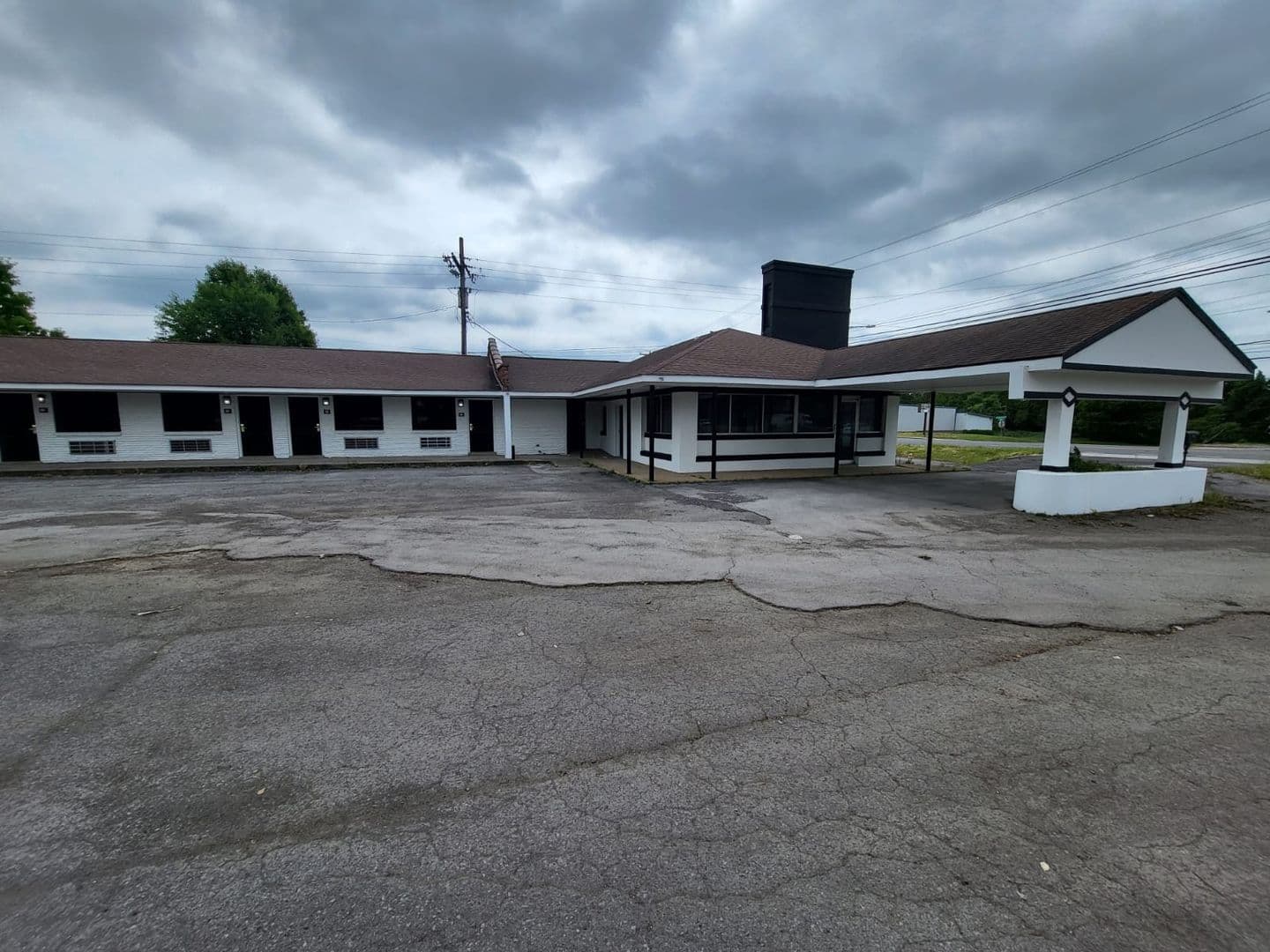 Clarksville Apartment: 905 Providence Blvd