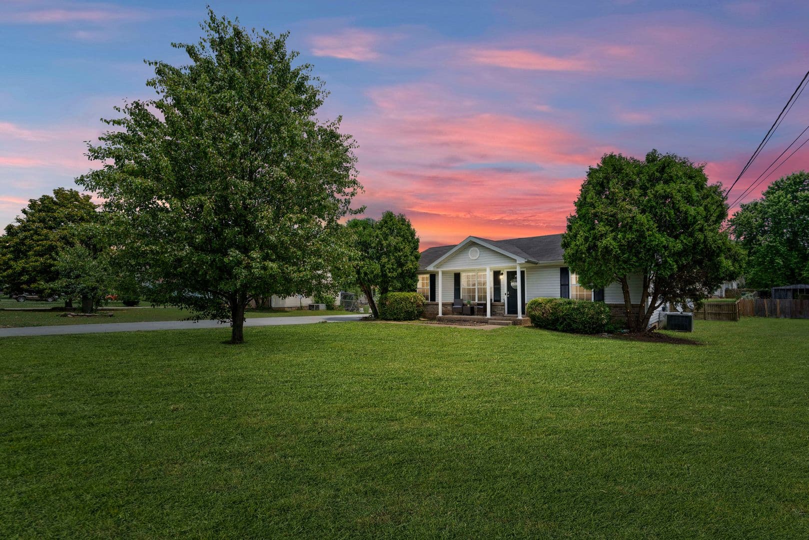 Clarksville Apartment: 3415 Oak Lawn Dr