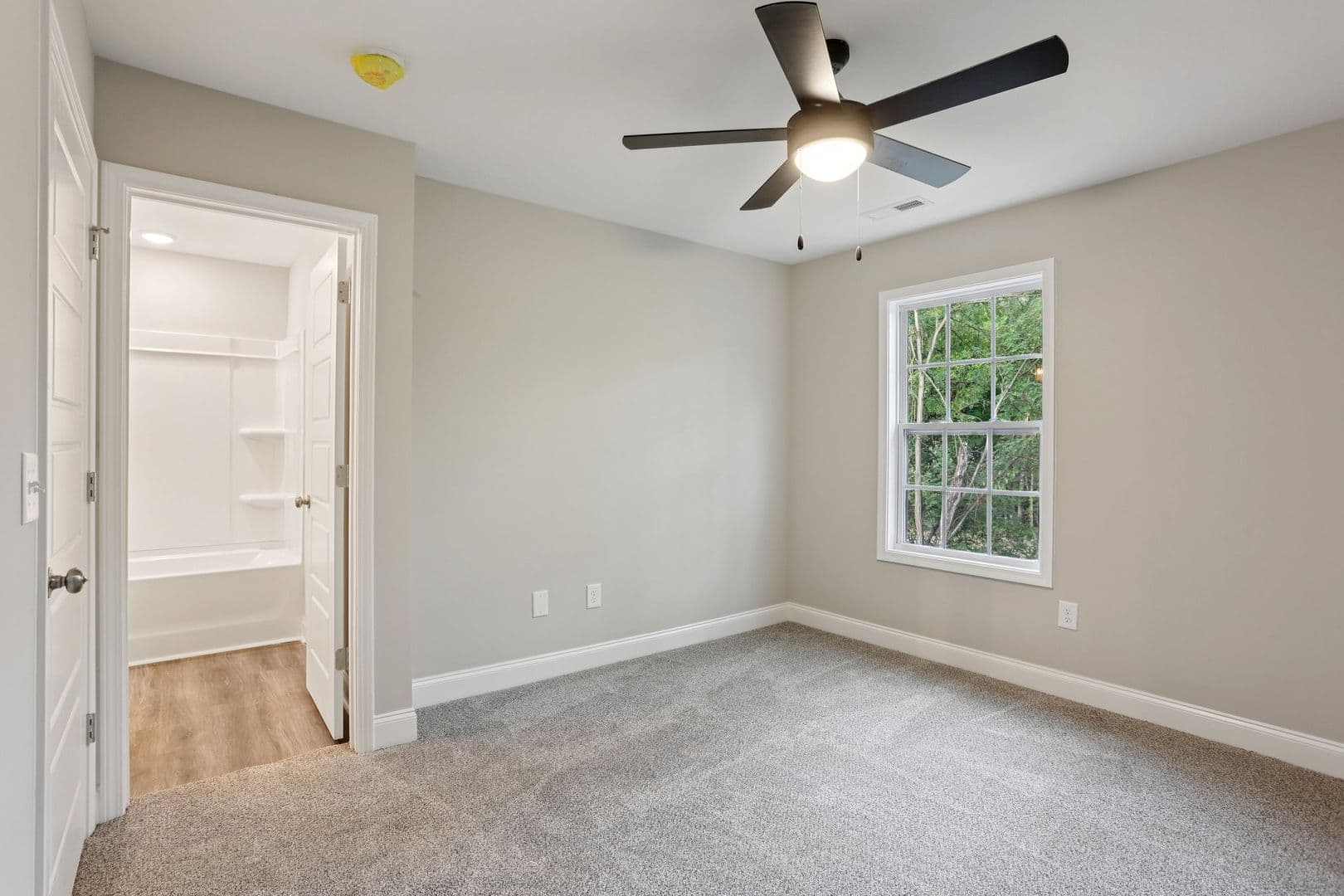 Clarksville Townhome: 860 Needmore Rd