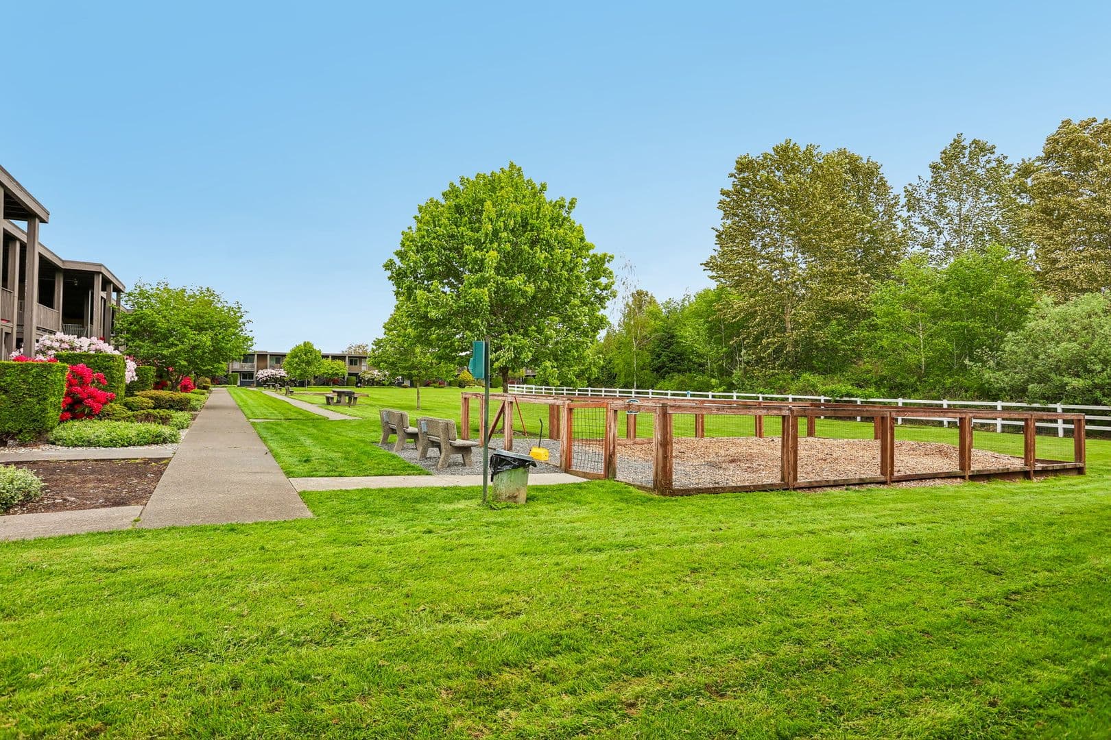 Enumclaw Apartment: 219 Semanski Street South