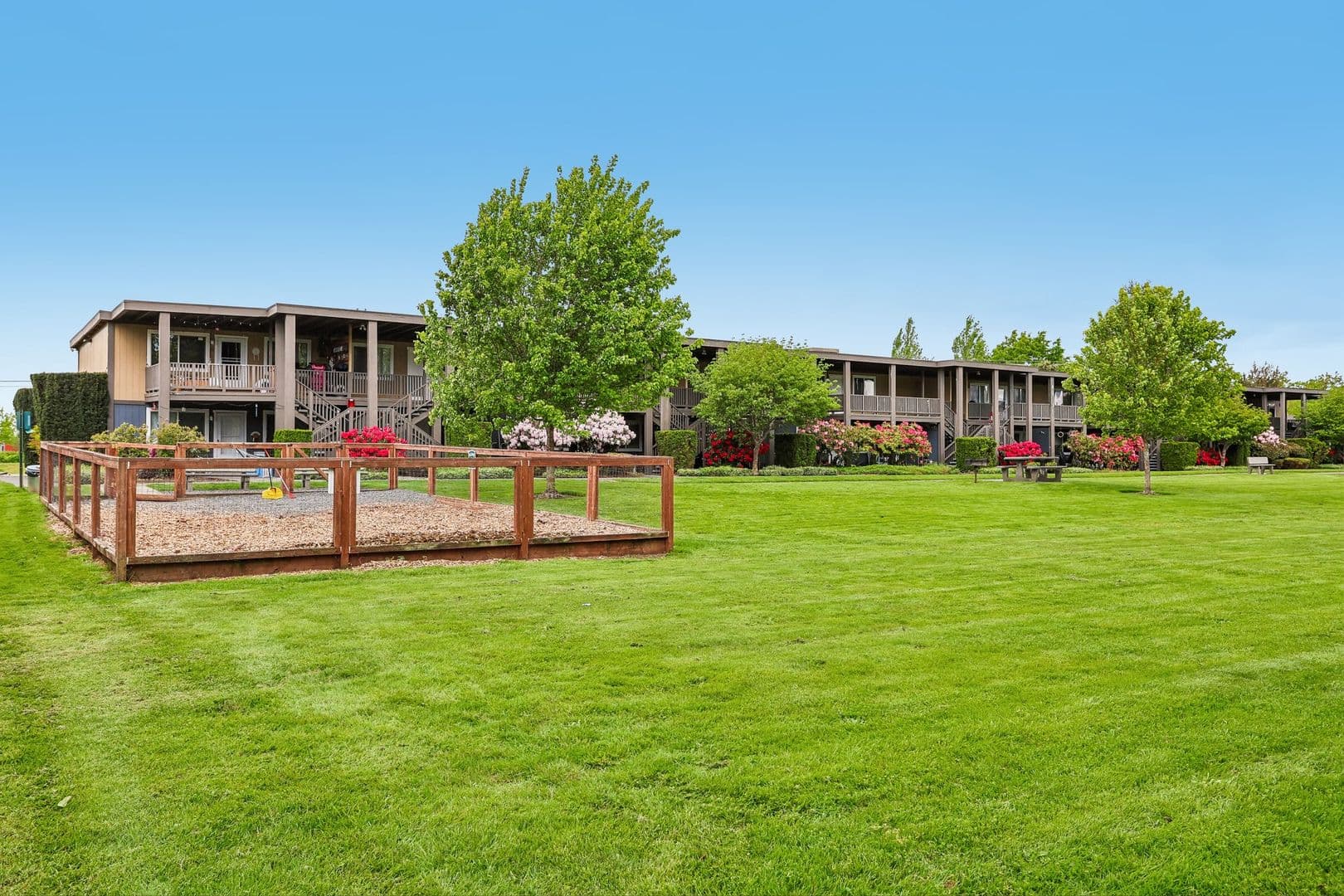 Enumclaw Apartment: 219 Semanski Street South