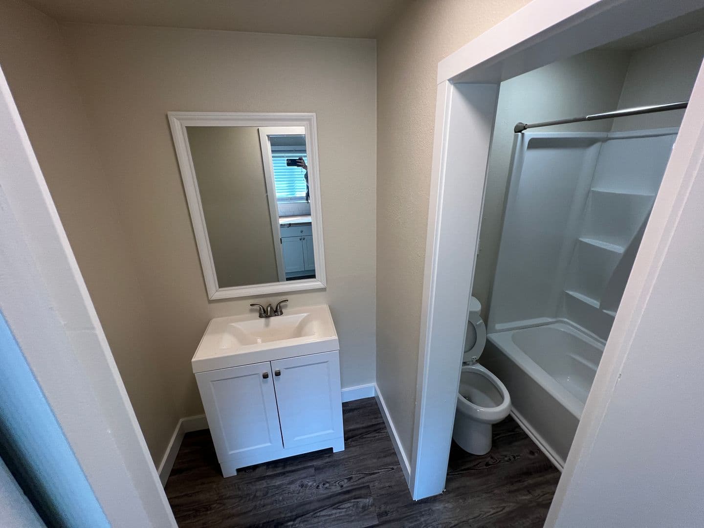 Tacoma Apartment: 1207 Altheimer Street