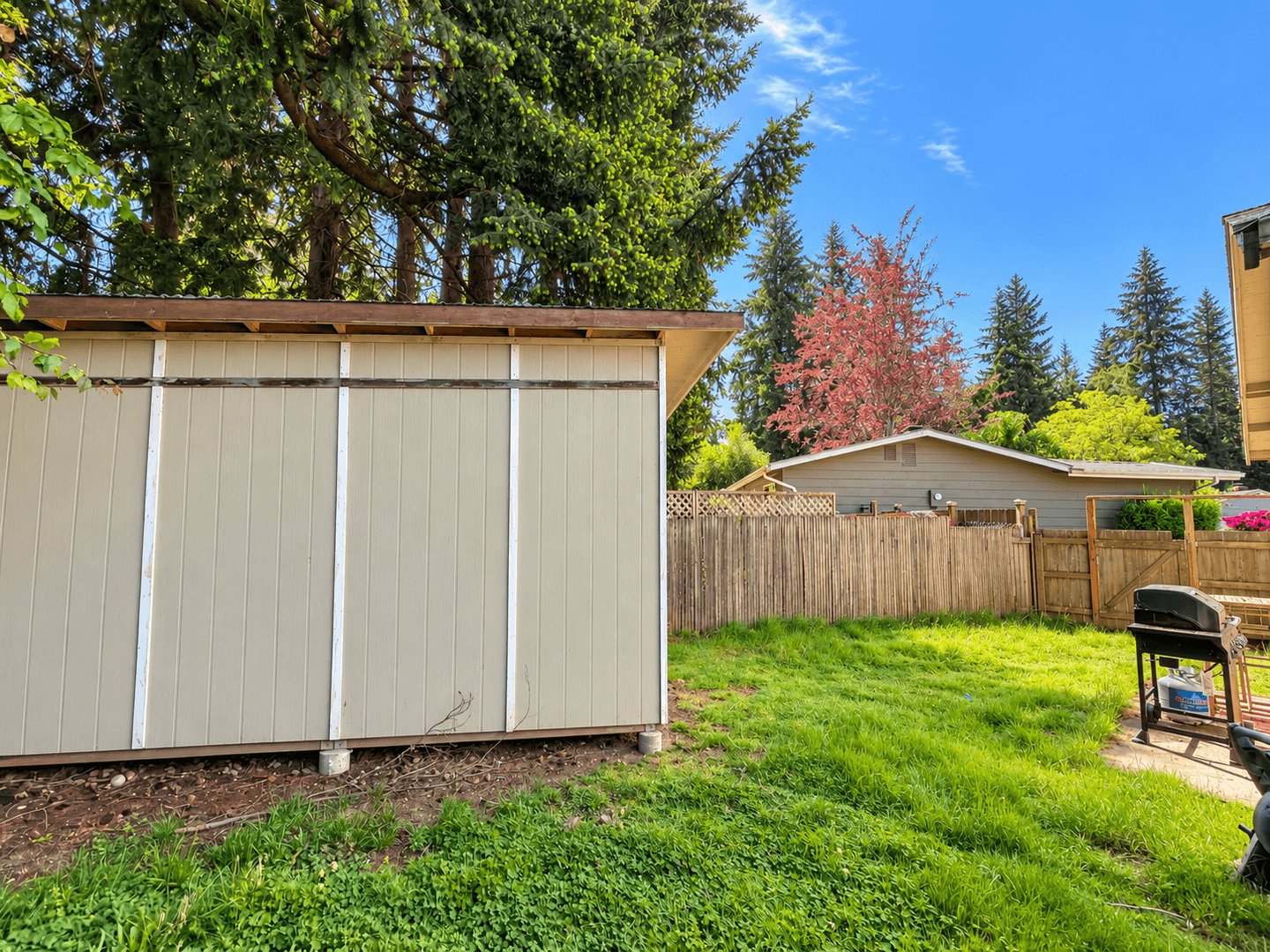 Redmond House: 17014 NE 105th