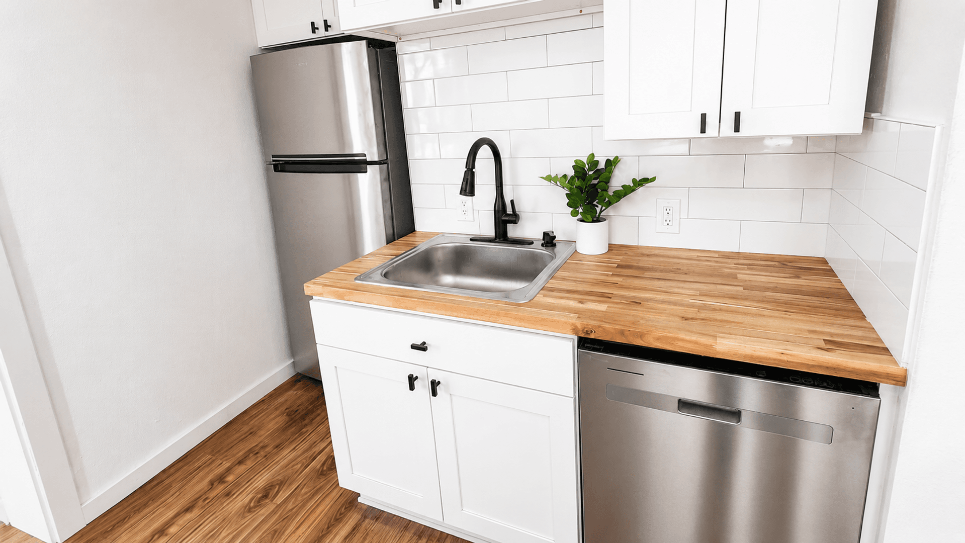 Tacoma Apartment: 1109 S 8th Street