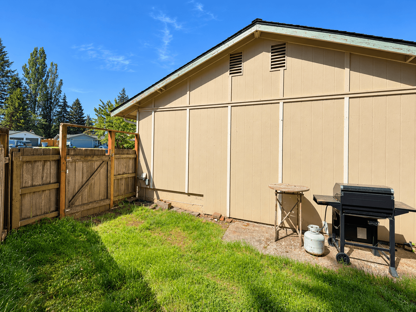 Redmond House: 17014 NE 105th