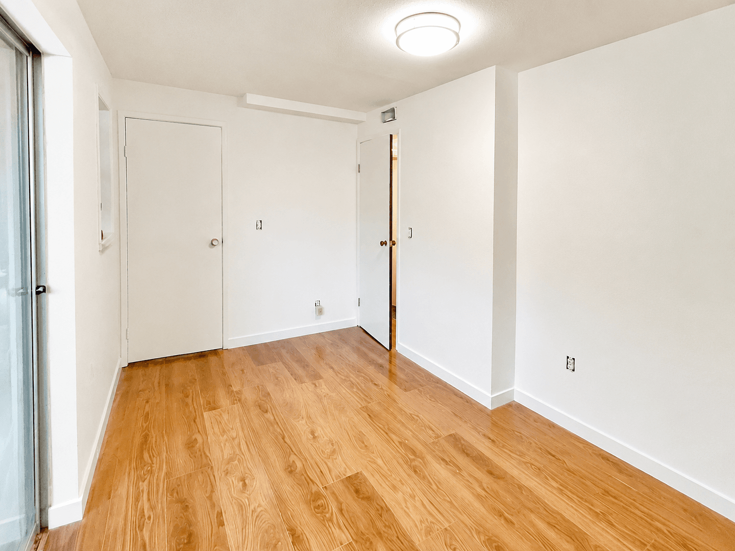 Seattle Townhome: 9640 30th Ave SW - B
