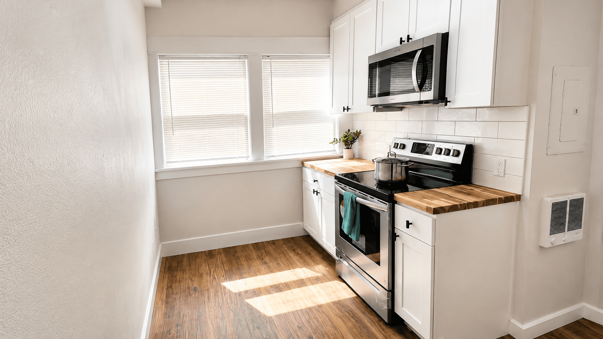 Tacoma Apartment: 1109 S 8th Street