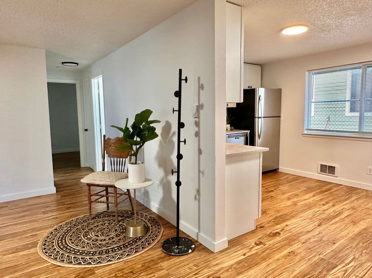 Auburn Apartment: 502 8Th St. NE