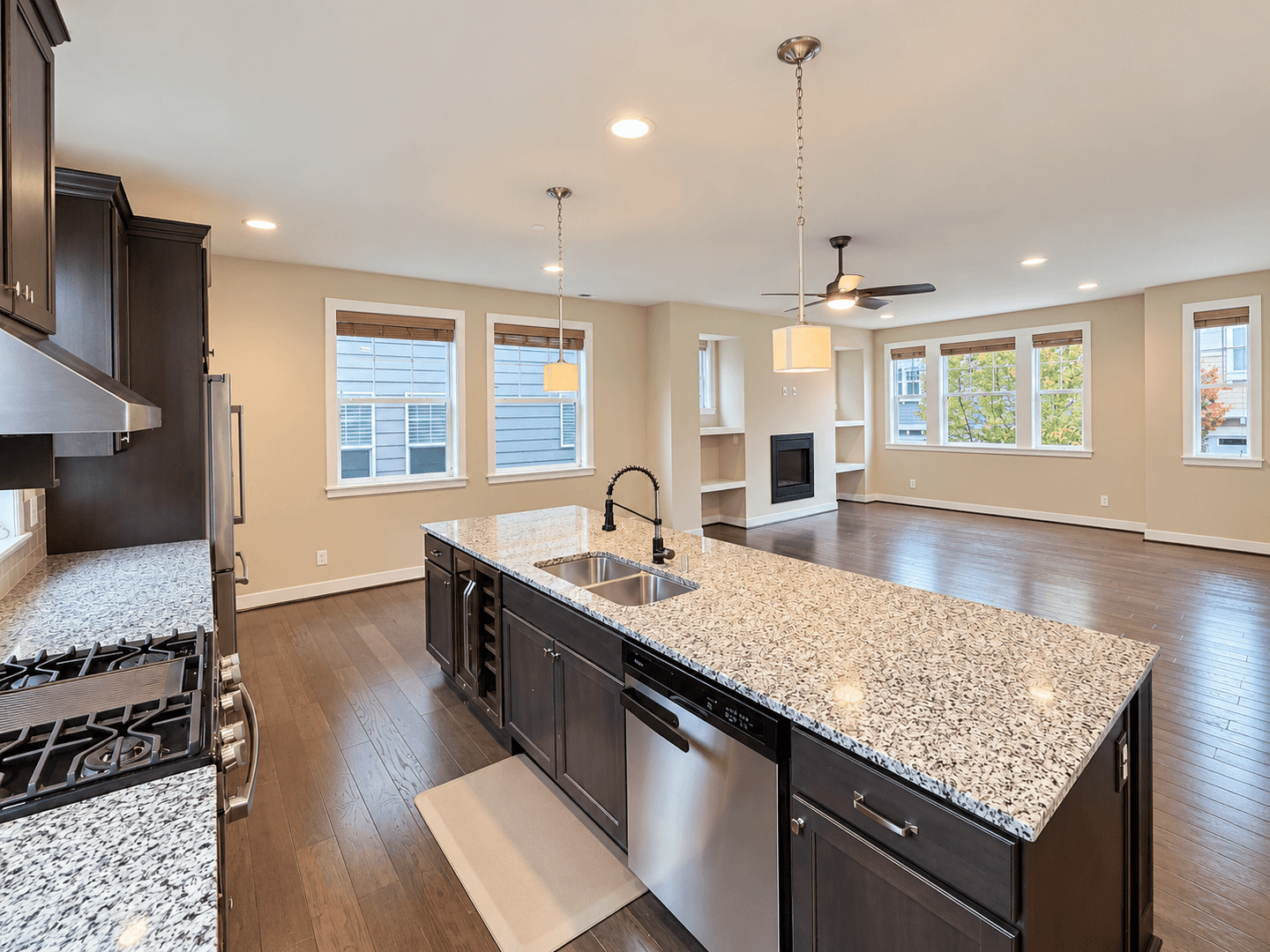 Sammamish Townhome: 23947 SE 45th Ter