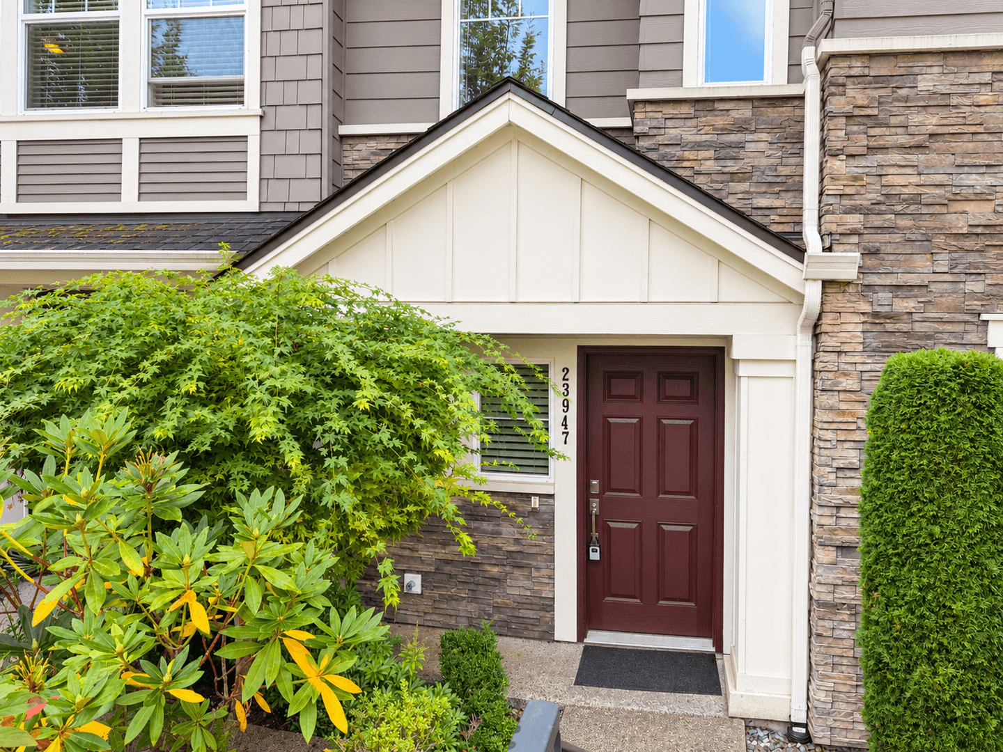 Sammamish Townhome: 23947 SE 45th Ter