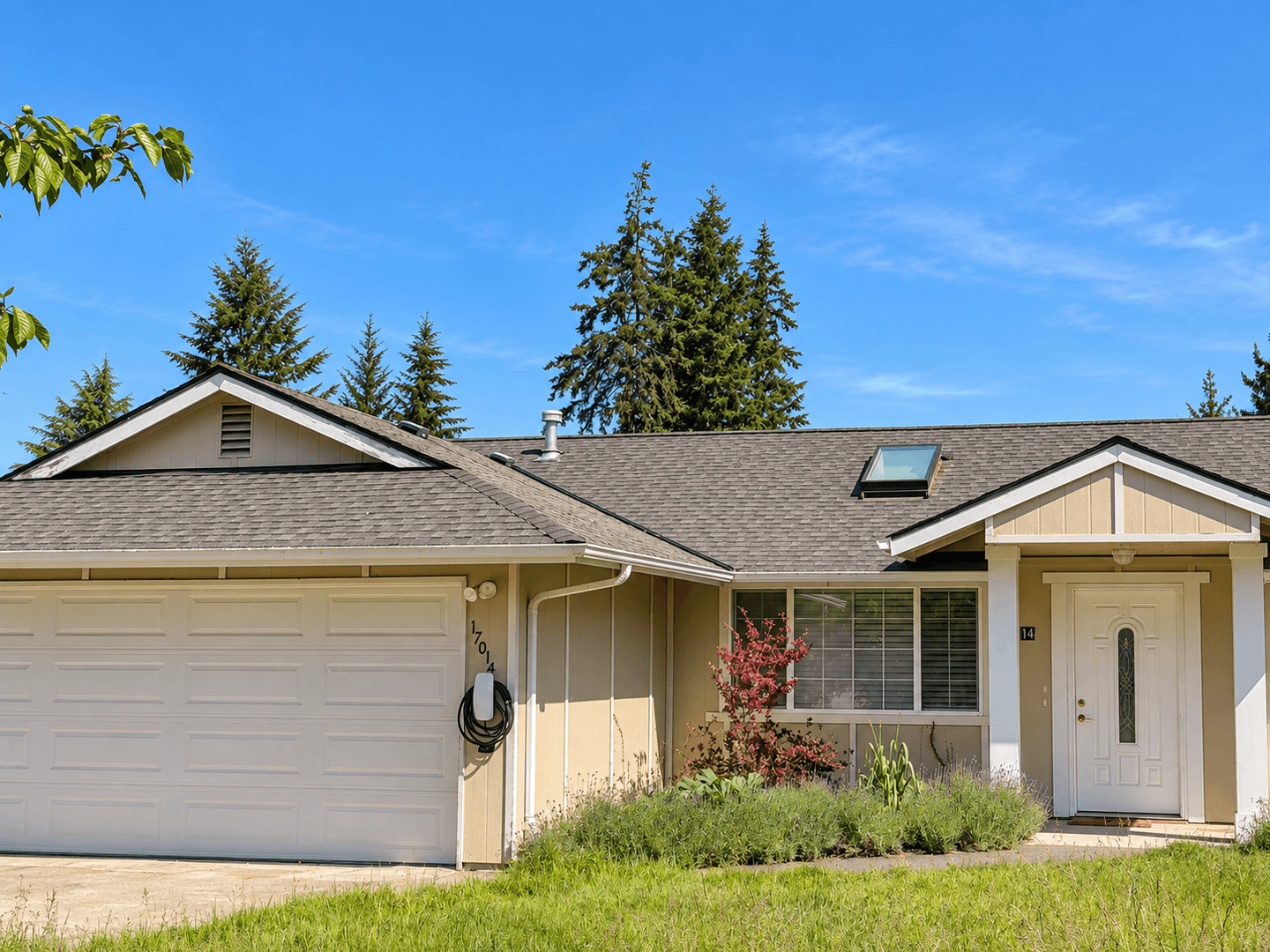 Redmond House: 17014 NE 105th