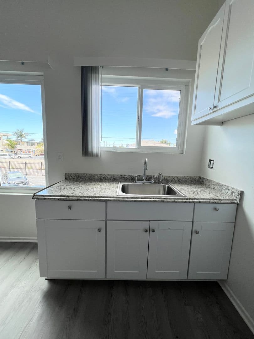 GARDENA Apartment: 15001 CRENSHAW BLVD.