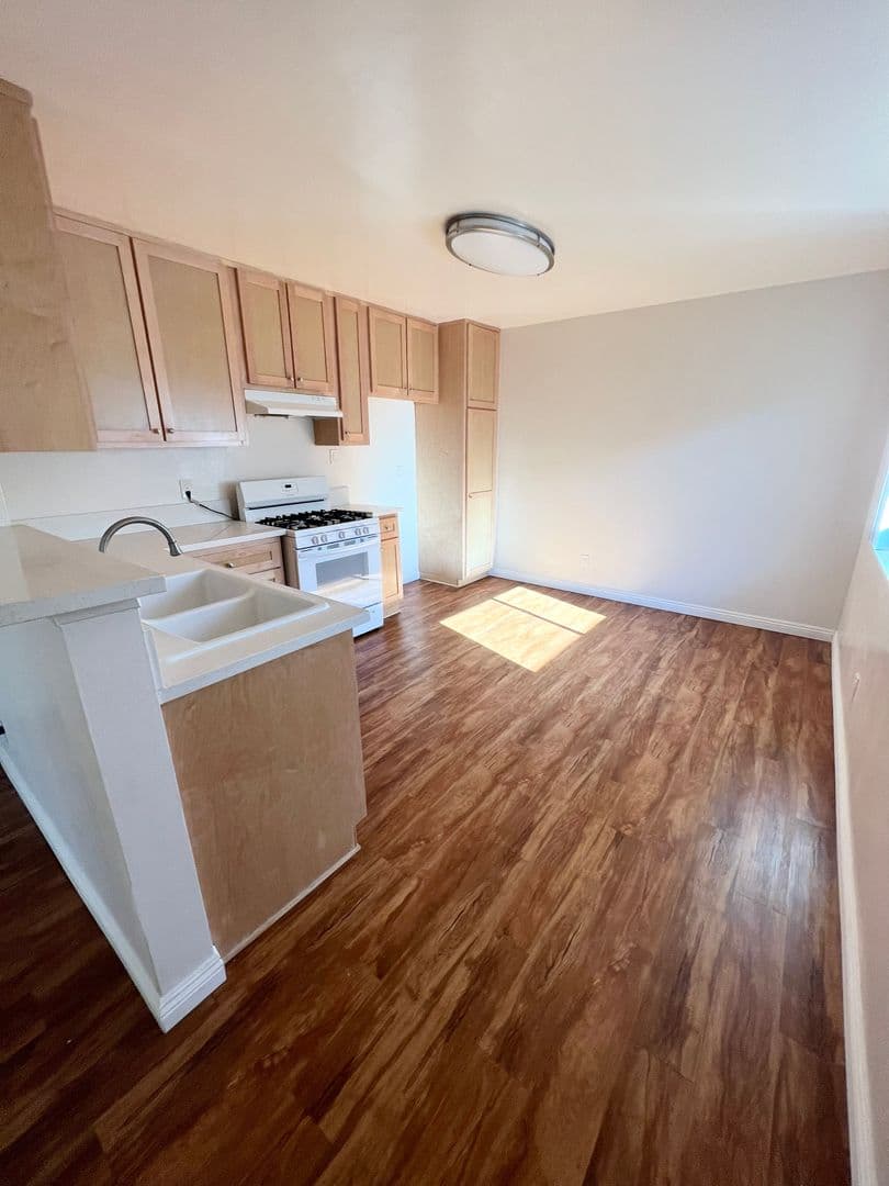 Torrance Apartment: 20346 Anza Ave