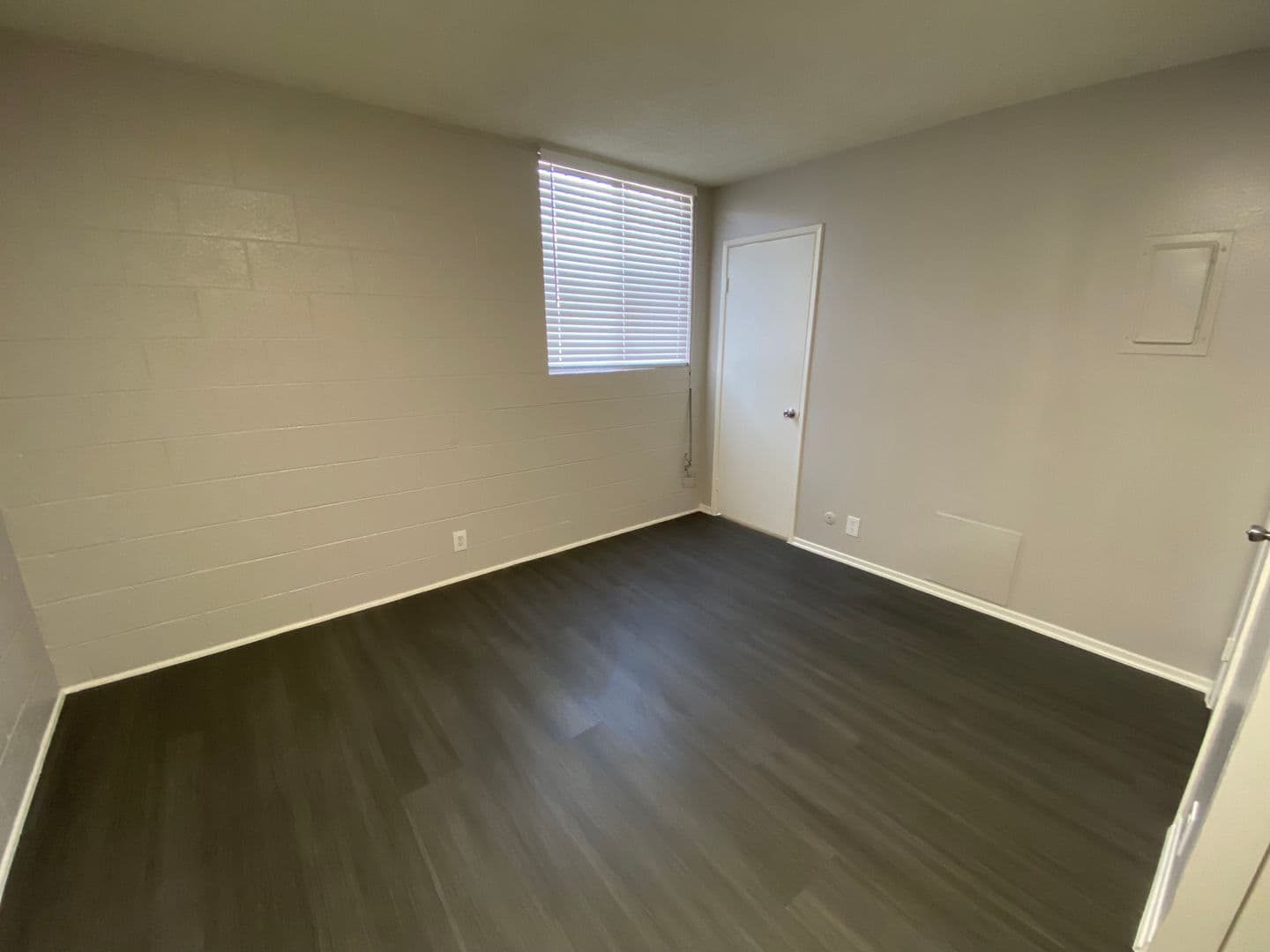 Gardena Apartment: 835 W. Rosecrans Ave