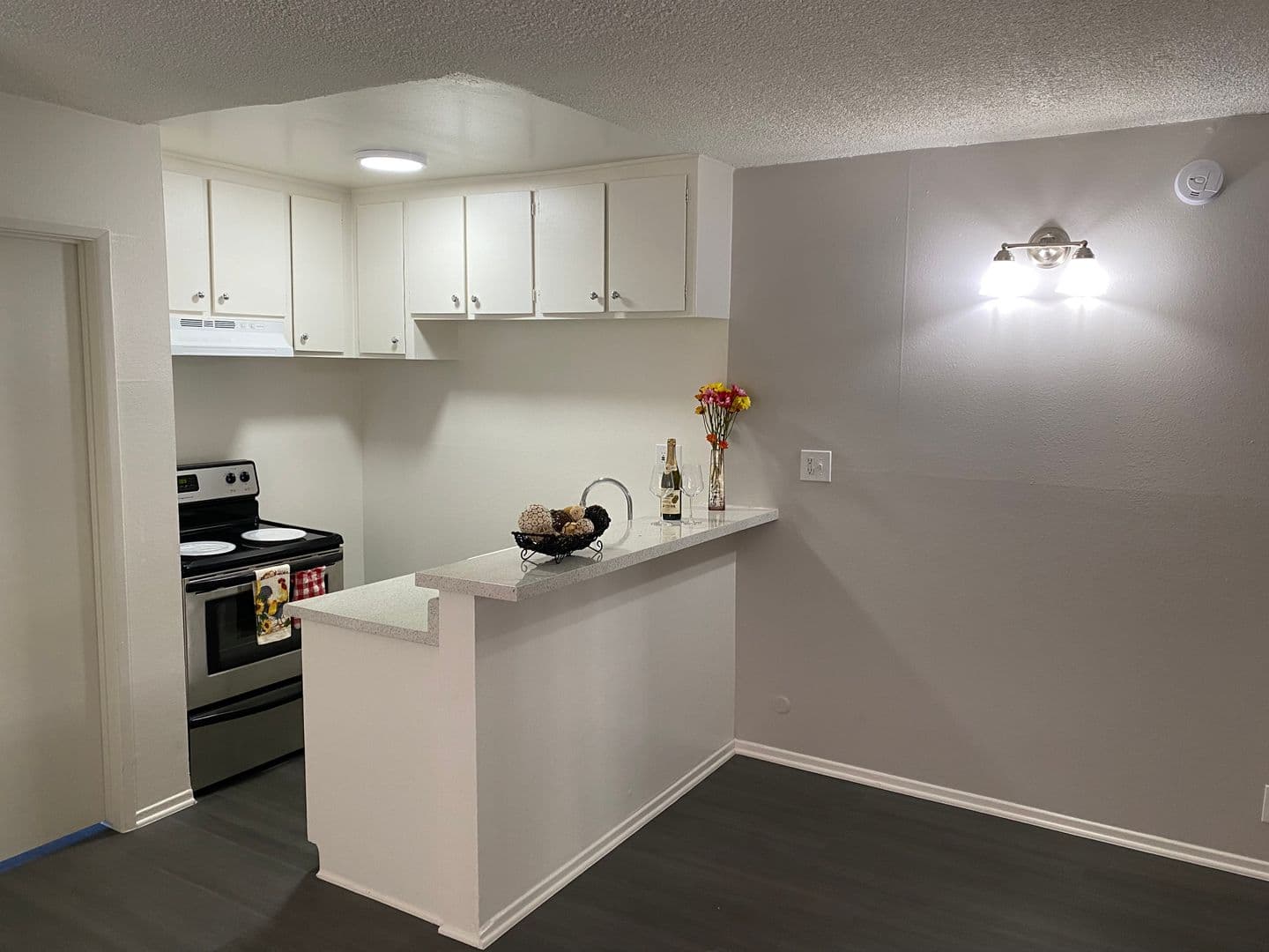 Gardena Apartment: 835 W. Rosecrans Ave
