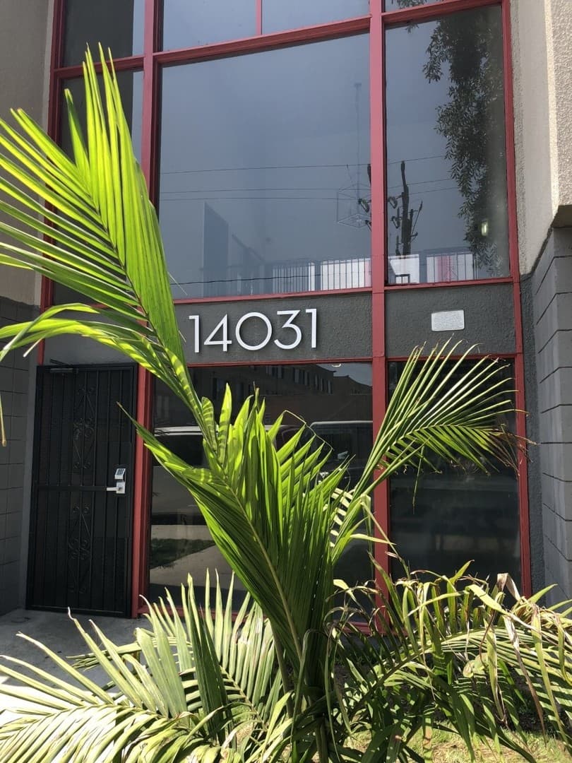 Hawthorne Apartment: 14031 S. Cerise
