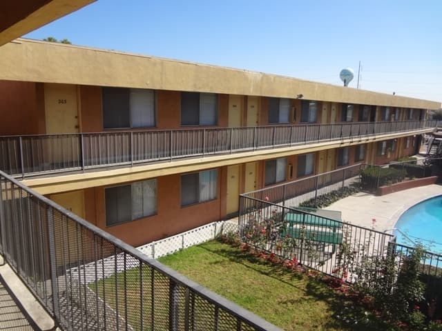 Hawthorne Apartment: 12714 Inglewood Ave.