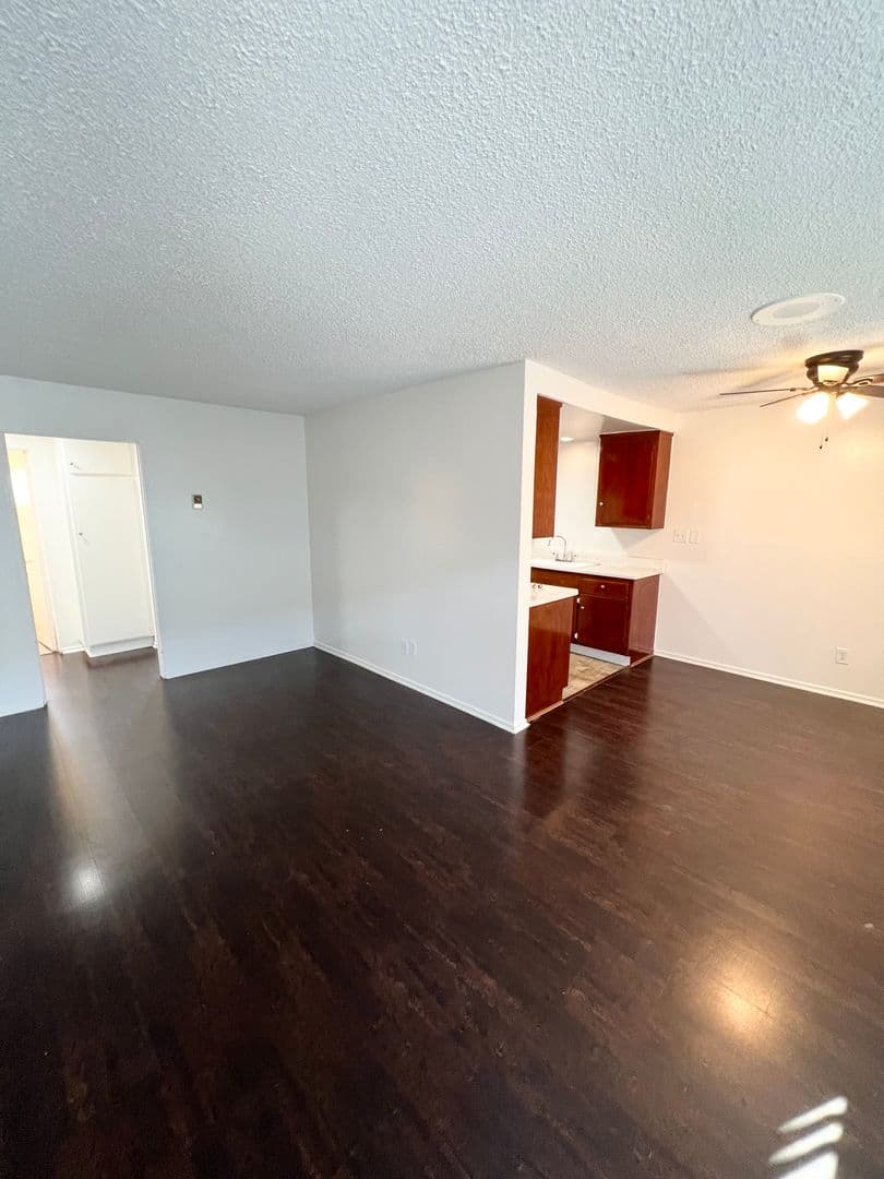 Torrance Apartment: 3344-3408 Redondo Beach Blvd.