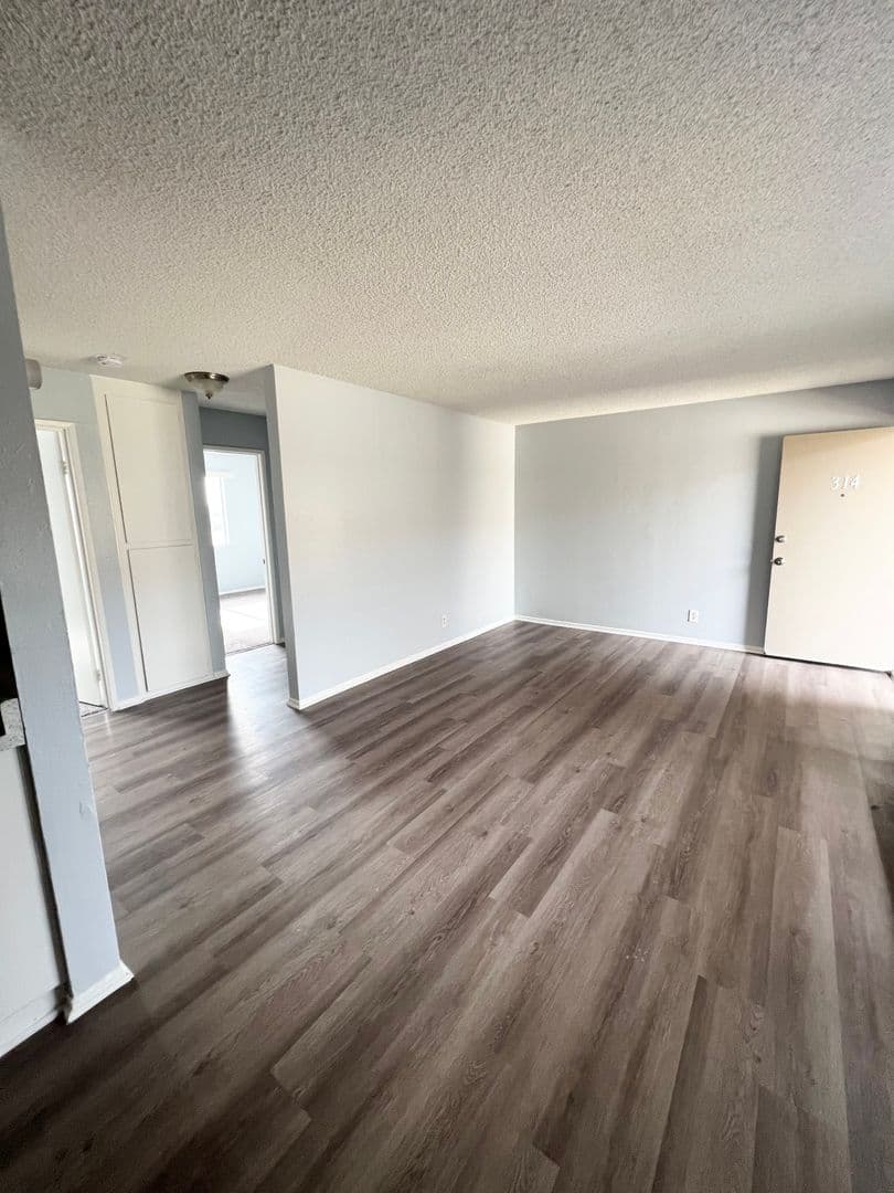 Wilmington Apartment: 606-638