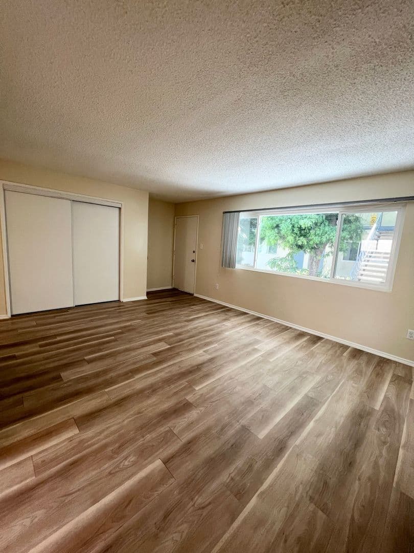 Lomita Apartment: 25843 Narbonne Ave
