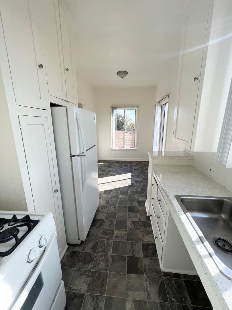 Wilmington Apartment: 1147 Broad Ave.