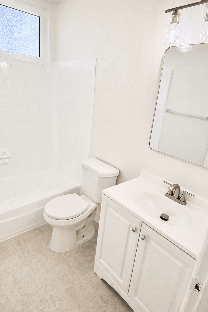 Gardena Apartment: 835 W. Rosecrans Ave