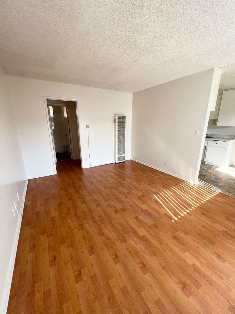 Los Angeles Apartment: 12402 S. Western Ave.