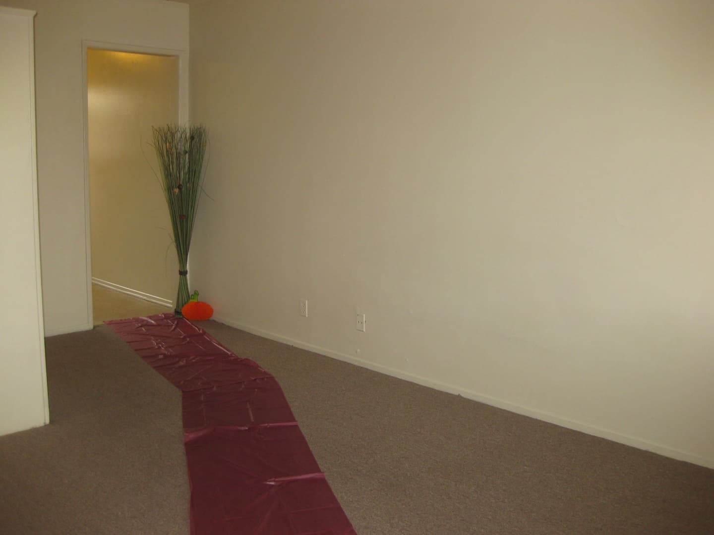Hawthorne Apartment: 12714 Inglewood Ave.