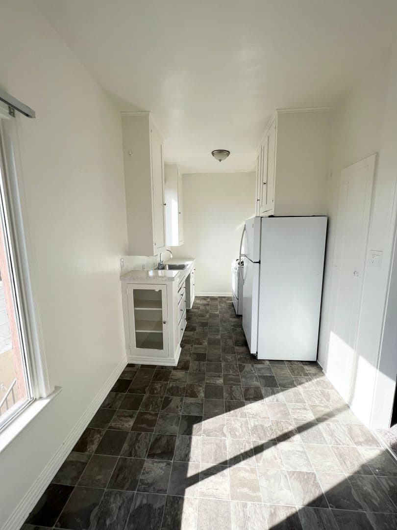 Wilmington Apartment: 1147 Broad Ave.