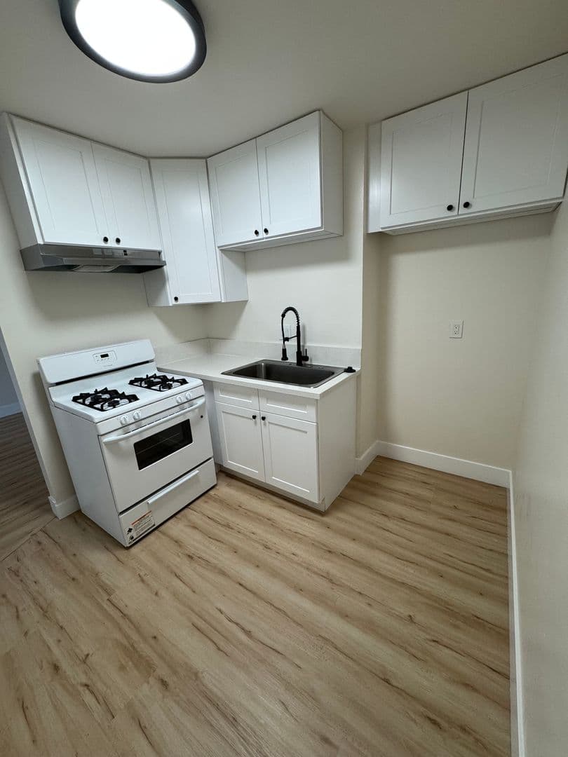Torrance Apartment: 3528 - 3530 Emerald Street