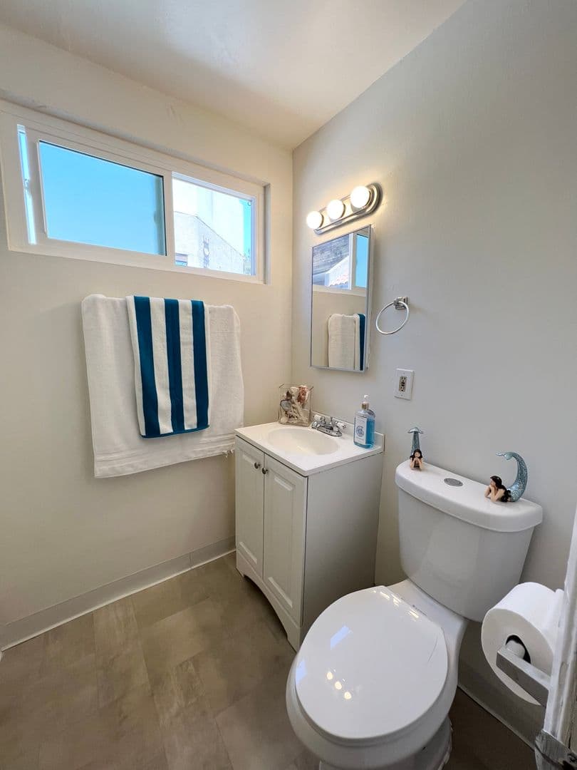 Lomita Apartment: 25843 Narbonne Ave