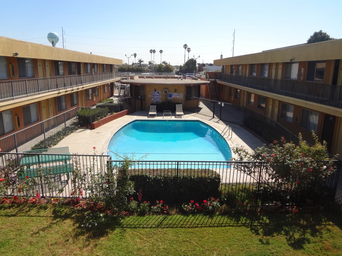Hawthorne Apartment: 12714 Inglewood Ave.