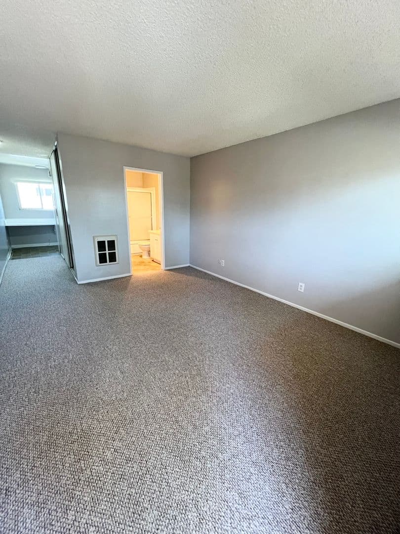 Torrance Apartment: 3338 Redondo Beach Blvd.