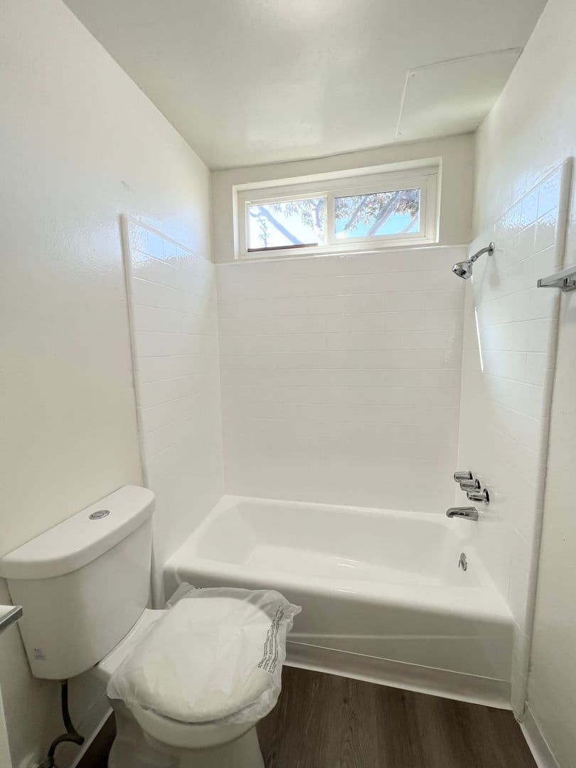 Long Beach Apartment: 3251 E. Artesia Blvd.