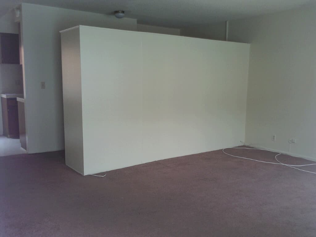 Hawthorne Apartment: 4020 W. 134th St.