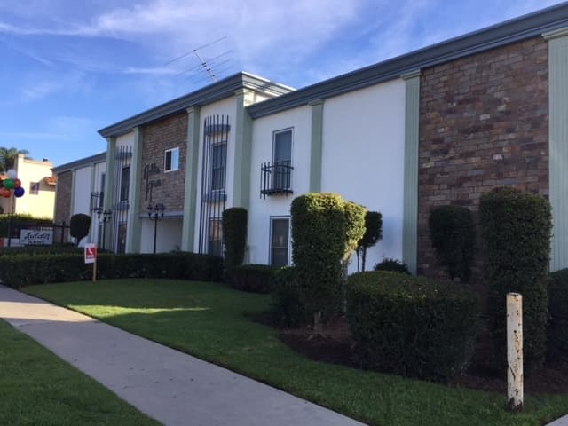 Torrance Apartment: 20336 Anza Ave