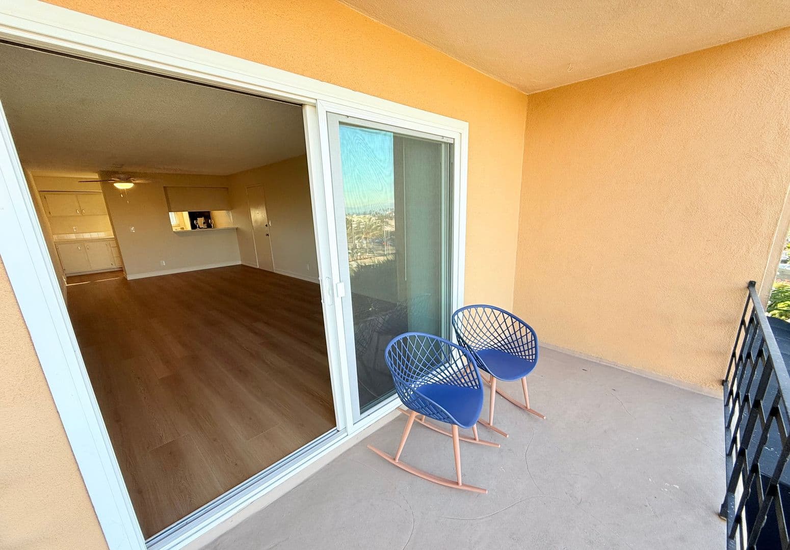 Redondo Beach Apartment: 300 Palos Verdes Boulevard