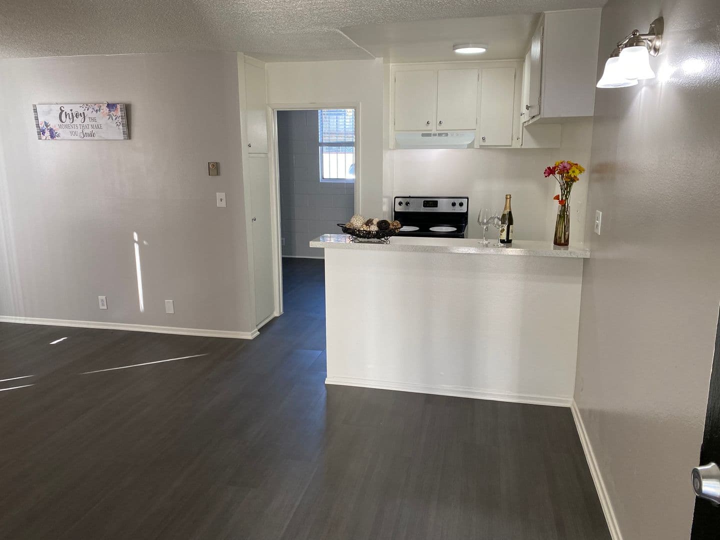 Gardena Apartment: 835 W. Rosecrans Ave
