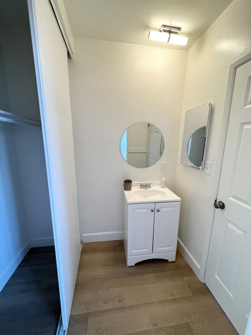 Gardena Apartment: 835 W. Rosecrans Ave
