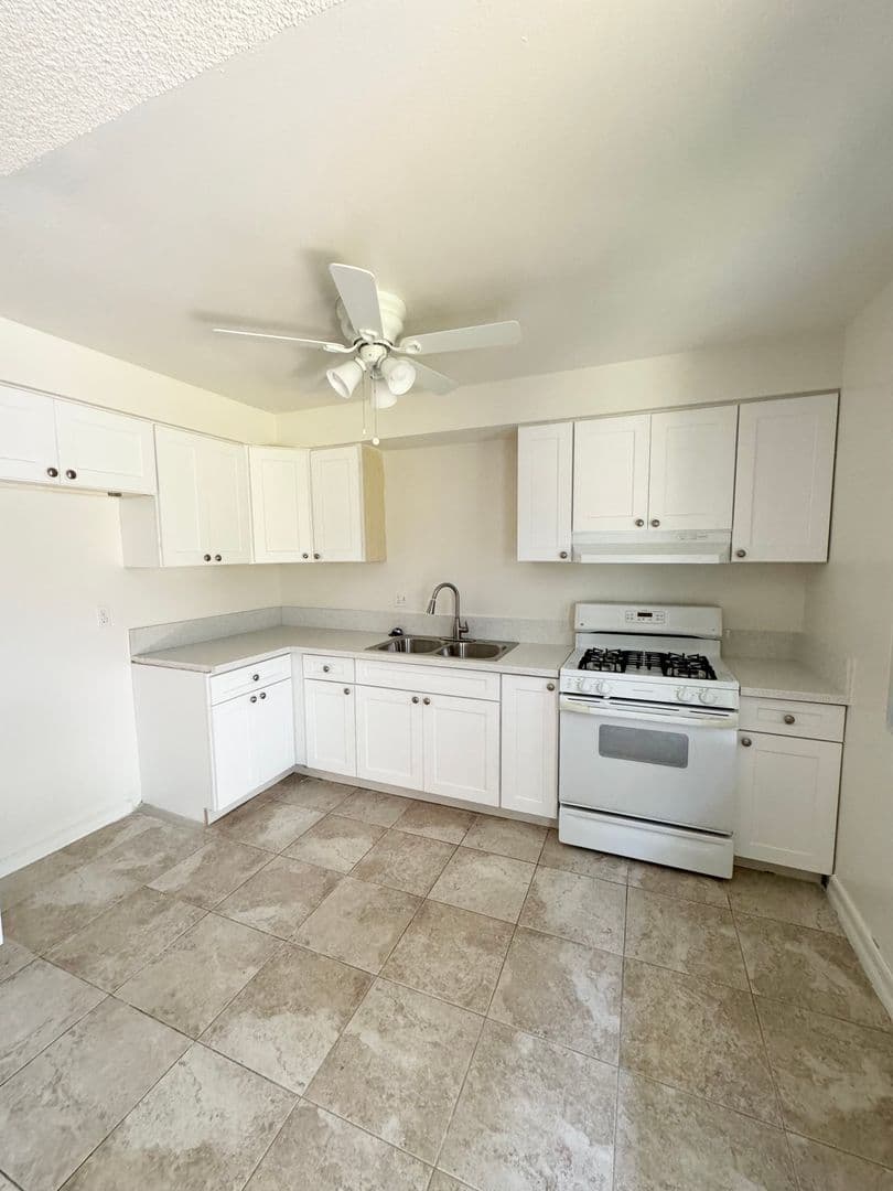 Torrance Apartment: 23015 Madison St