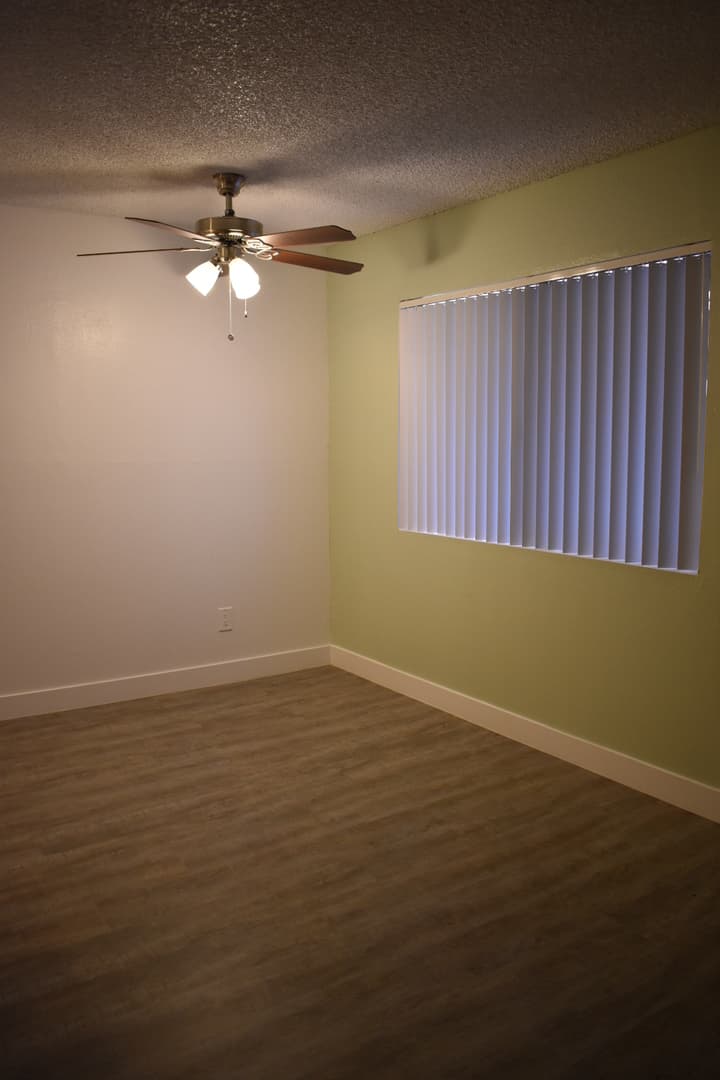 Hawthorne Apartment: 14031 S. Cerise