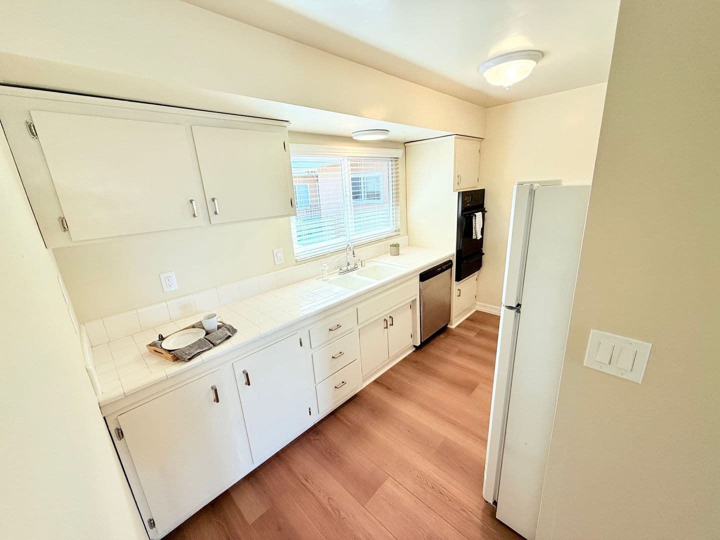 Redondo Beach Apartment: 300 Palos Verdes Boulevard