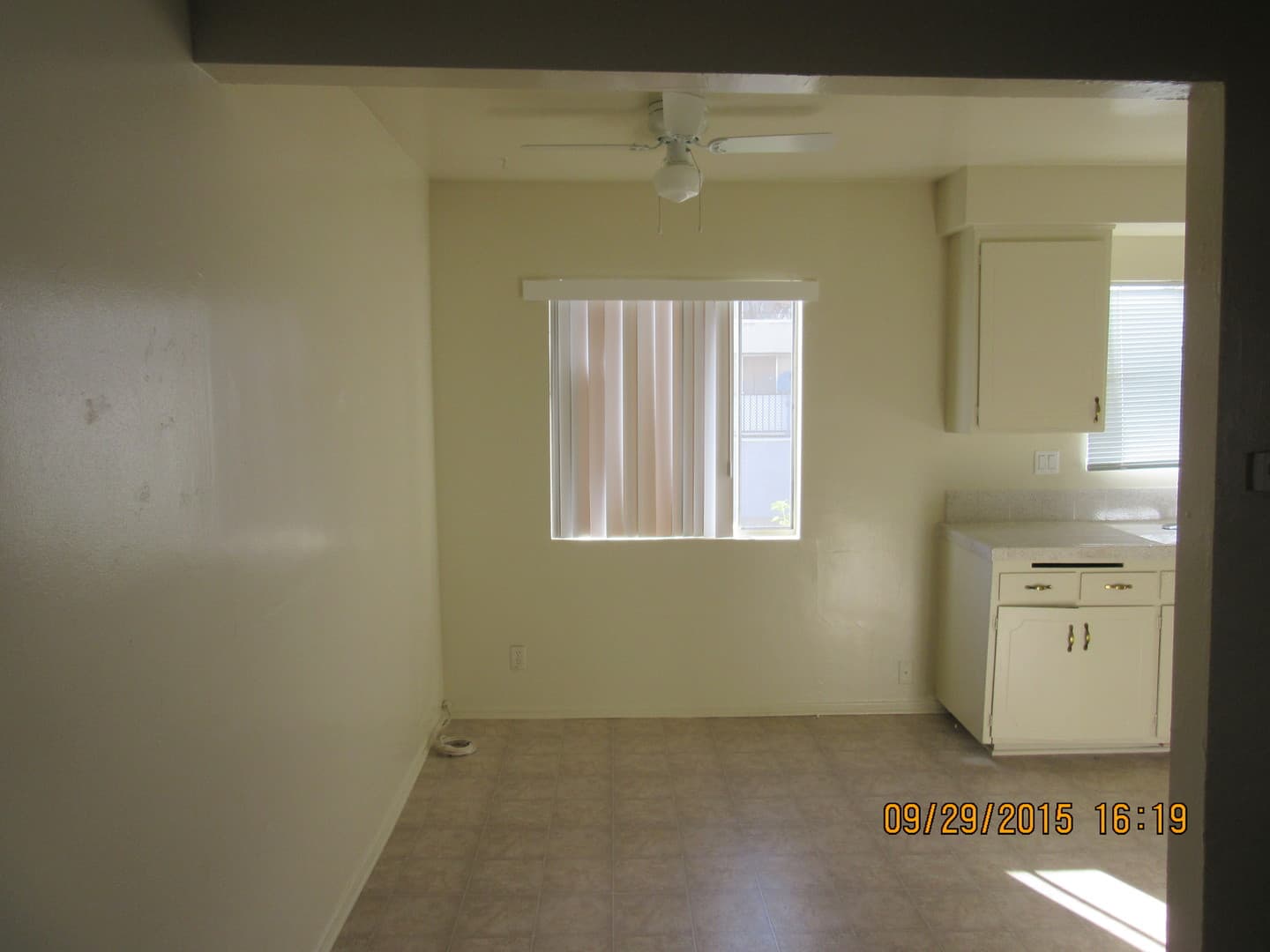 Hawthorne Apartment: 4012 W 129th St,
