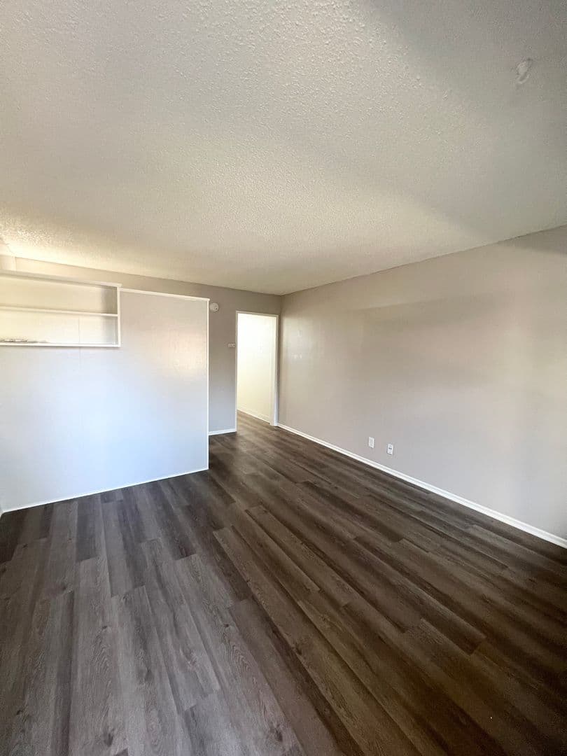 Long Beach Apartment: 3251 E. Artesia Blvd.