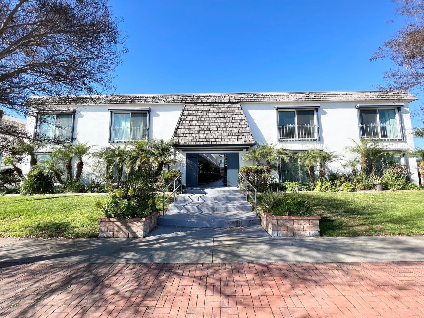 Torrance Apartment: 23015 Madison St