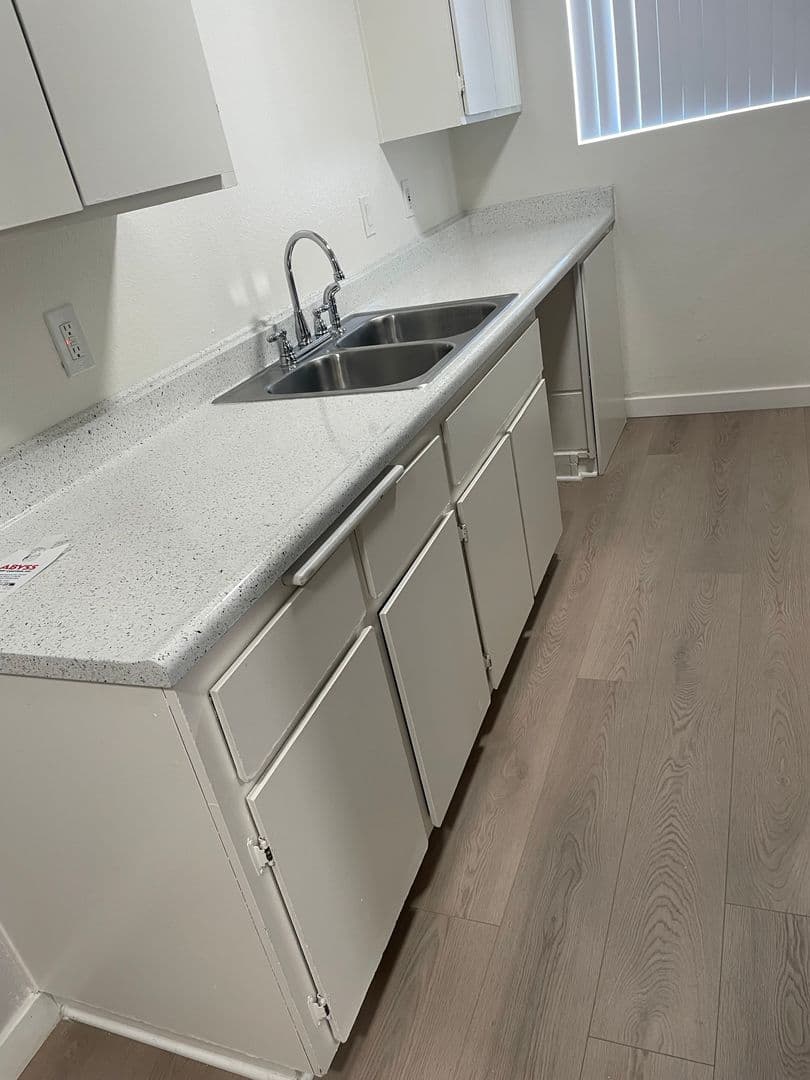 Wilmington Apartment: 606-638